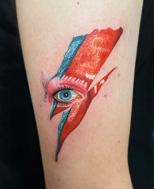 Michaelle Fiore - @m.fioretattoo